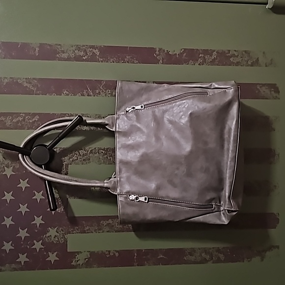 Realtree concealed purse - Picture 2 of 3